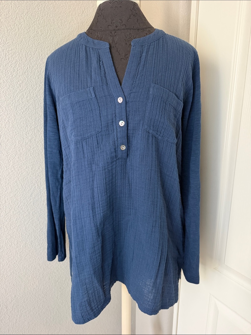J. Jill Navy Short-Sleeve Textured Henley Cotton Tunic Size Small NEW